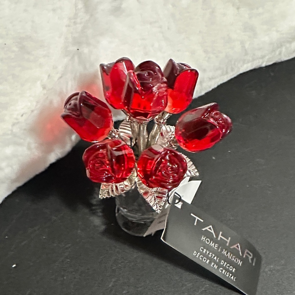 Tahari home rose crystal vase decor